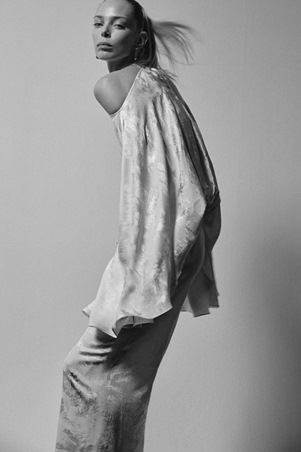 اختاري فستان زفافك بأناقة هادئة وراحة عصرية