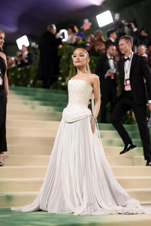 أجمل إطلالات Met Gala 2024 تكسر حدود الخيال بأفكار من وحي الأزهار والزمن
