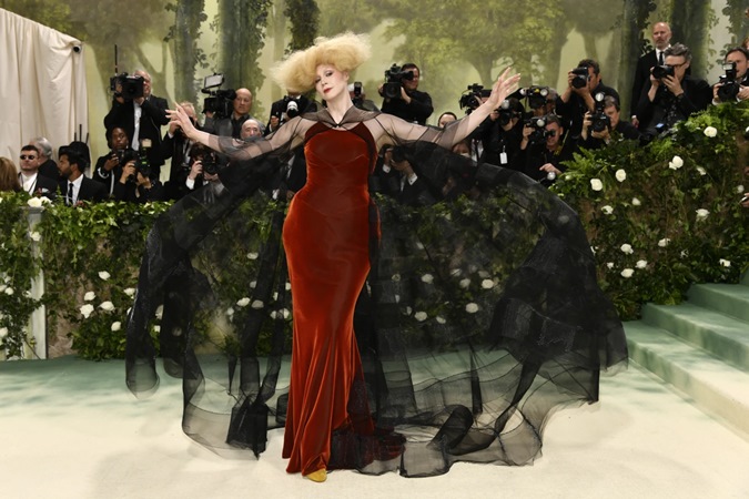 أجمل إطلالات Met Gala 2024 تكسر حدود الخيال بأفكار من وحي الأزهار والزمن