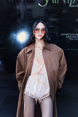 تعرفي إلى مجموعة سان لوران ريزورت 2026 الجريئة