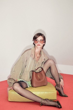 تعرفي إلى مجموعة سان لوران ريزورت 2026 الجريئة