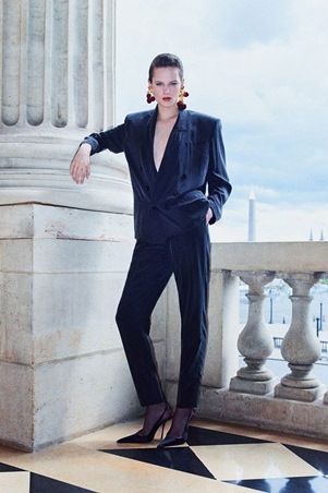 تعرفي إلى مجموعة سان لوران ريزورت 2026 الجريئة