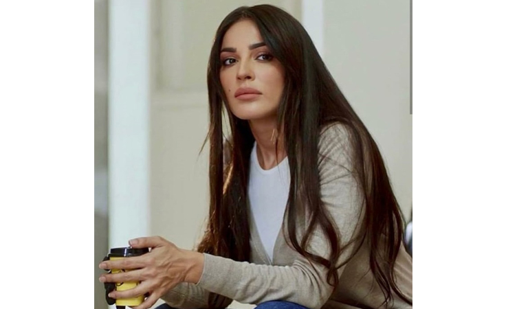 هكذا تحصلين على ستايل نادين نسيب نجيم الكلاسيكي الأنيق في مسلسل طريق