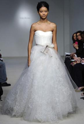 أجمل 20 فستان فرح لربيع وصيف 2012 لكل الأذواق