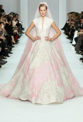 أجمل 20 فستان فرح لربيع وصيف 2012 لكل الأذواق