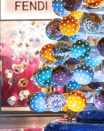 أعياد أوروبا بلمسة FENDI… فراشات تحتفي بالضوء والتفاصيل