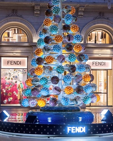أعياد أوروبا بلمسة FENDI… فراشات تحتفي بالضوء والتفاصيل