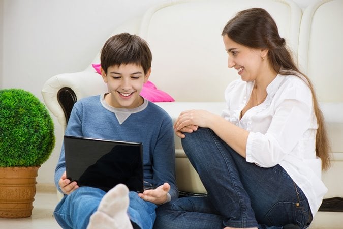 4 نصائح تساعدك في التعامل مع المراهق بنجاح