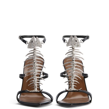 عودة الأسطورة: صندل THE SLIM 2.0 من جوزيبي زانوتي يتألق من جديد