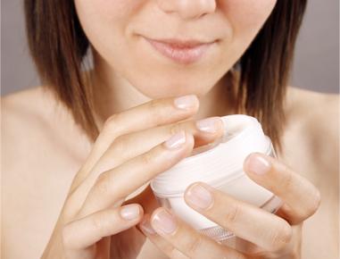 3 خلطات طبيعية لصدرٍ مشدود قبل موسم البحر 
