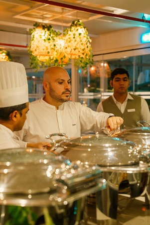 استمتعي بإفطار رمضاني متميز في أوايسيس تِريس آند جاردن - موڤنبيك داون تاون