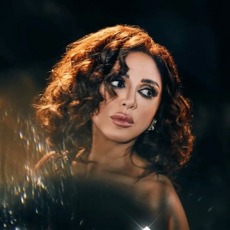 جمهور أنغام يساندها بمبادرات إنسانية