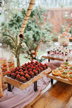 اختاري أصناف حلويات تنعش ضيوف حفل زفافك الصيفي