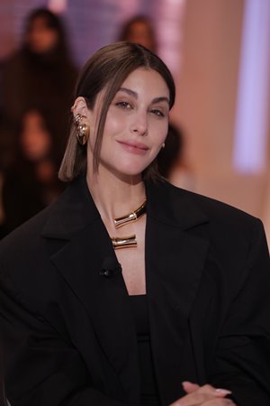 نور عريضة جريئة على الهواء مباشرةً