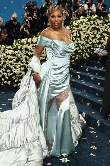 إطلالات حفل Met Gala لعام 2025 تحتفي بالحياكة والنجمات يتألقن بين الكلاسيكية والجرأة