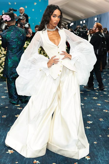 إطلالات حفل Met Gala لعام 2025 تحتفي بالحياكة والنجمات يتألقن بين الكلاسيكية والجرأة