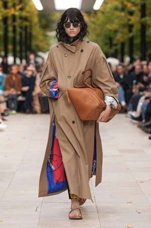 مايكل رايدر يرسّخ هوية سيلين في عرض ربيع وصيف 2026