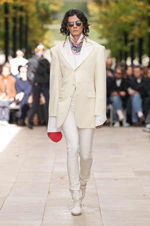 مايكل رايدر يرسّخ هوية سيلين في عرض ربيع وصيف 2026