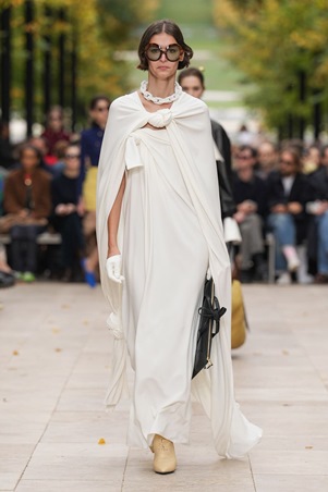 مايكل رايدر يرسّخ هوية سيلين في عرض ربيع وصيف 2026