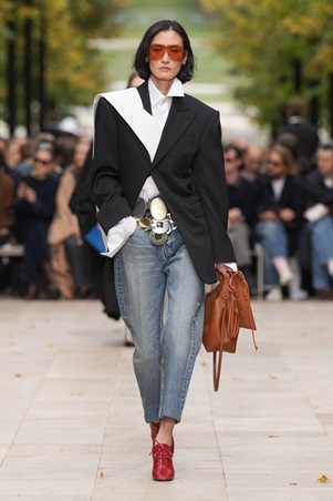 مايكل رايدر يرسّخ هوية سيلين في عرض ربيع وصيف 2026