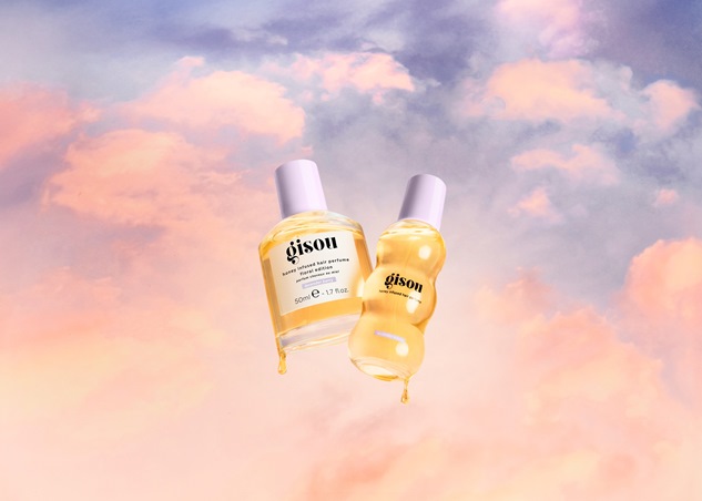 جاهزة للسفر؟ عطرك الآن بحجم الجيب!