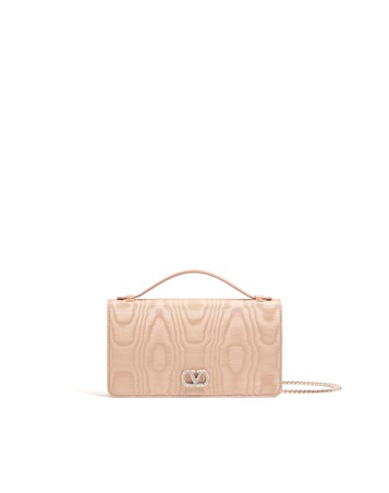 أناقة ذهبية بروح رمضانية معاصرة