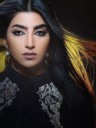 بثينة الرئيسي تُؤكّد خبر حملها