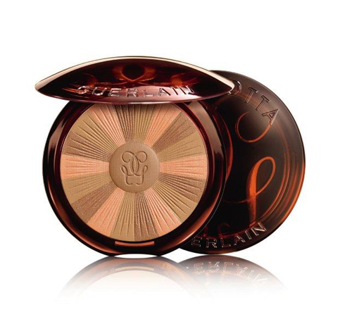 الحصول على بشرة متوّهجة برونزية لم يكن يوماً بهذه السهولة؛ إليكِ تجربتنا!