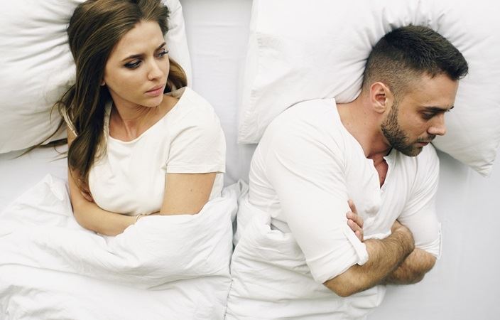 4 علامات تدلّ على اتساع المساحة بينك وبين زوجك