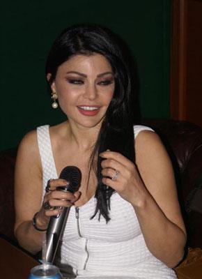 هيفا لبّت دعوة وسام بريدي... في سهرة Karaoke