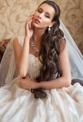 ما هي الفيتامينات التي تحتاجينها لشعر رائع يوم الزفاف؟