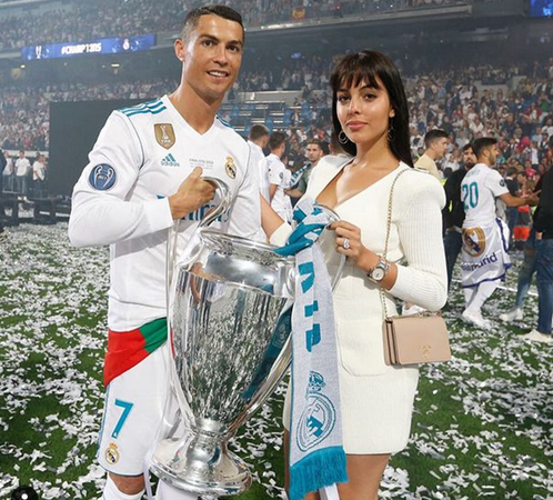 شاهدي اختيارات جورجينا رودريغيز لتسريحات شعرها