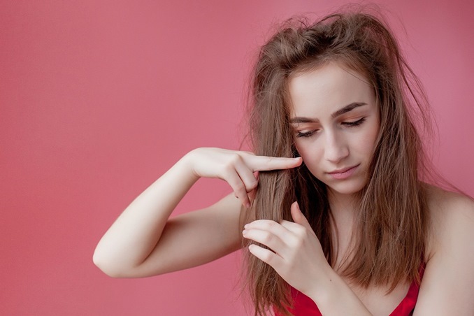 إليكِ 6 نصائح للحصول على غرّة مثالية دون الذهاب للصالون