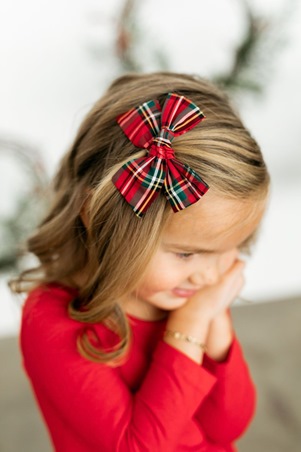 أفكار لإكسسوارات شعر ابنتك في الاحتفالات بالعام الجديد