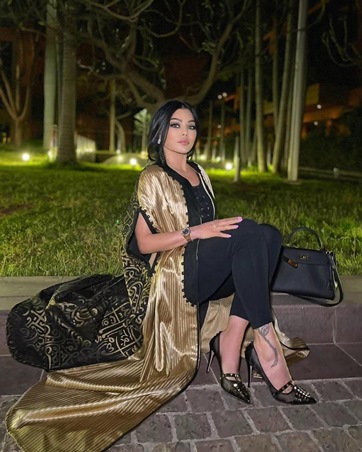 هيفاء وهبي تلتزم الصمت تجاه الأزمات وتستعد للجديد