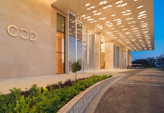 هيفاء وهبي تُشعل أجواء عيد الحب في مدينة الأحلام المتوسطية بقبرص