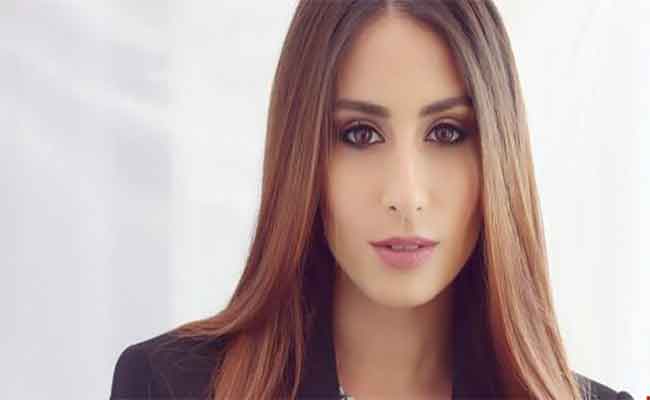 هبة طوجي ترزق بطفلة وتنشر صورتها