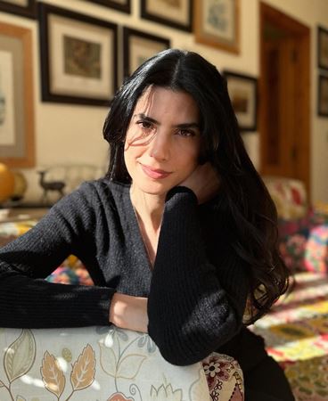 كارمن بصيبص: زوجي حبي الأول وحادث نظرة حب عشته