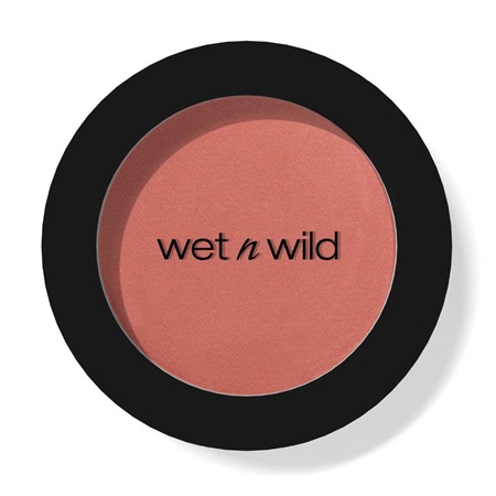 مجموعة واحدة طويلة الثبات لتحصلي على مكياج متألق للعيد وكل الأيام الحارة