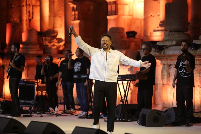 محمد حماقي يوجه رسالة للجمهور من جرش