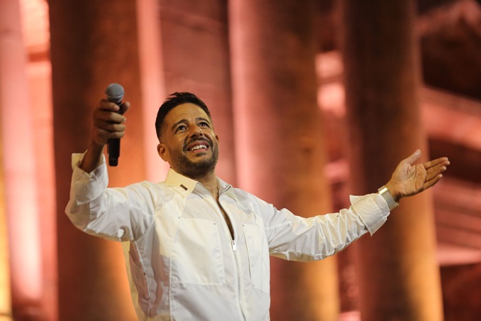 محمد حماقي يوجه رسالة للجمهور من جرش