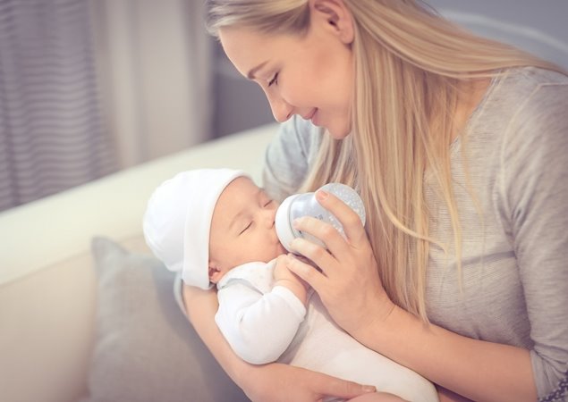 5 معلومات خاطئة عن الرضاعة الصناعية.. لا تصدقيها