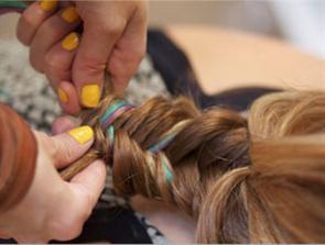 إحصلي على ضفيرة ملوّنة في العيد