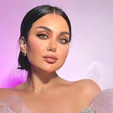 أول تعليق من زينب فياض ابنة هيفاء وهبي على شائعة زواجها من رجل أعمال شهير