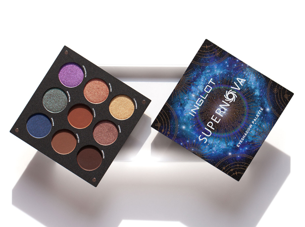 إنجلوت السماوية: مجموعة مكياج مستوحاة من عشقنا للقمر والنجوم