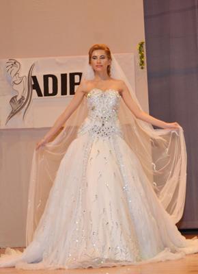 أديبا المحبوب لـ«نواعم»: فساتين الزفاف في الخليج فخمة