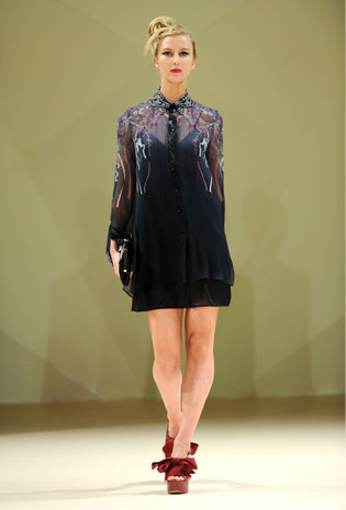 المصمّمة لمياء السديري لنواعم: نظرة المجتمع السعودي للمرأة تغيرت أخيرًا