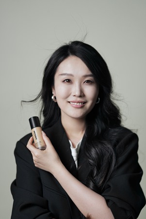 حوار مع سيلفيا فو مؤسسة SHEGLAM : حين يلتقي الابتكار بالشفافية لإعادة تعريف الجمال العصري