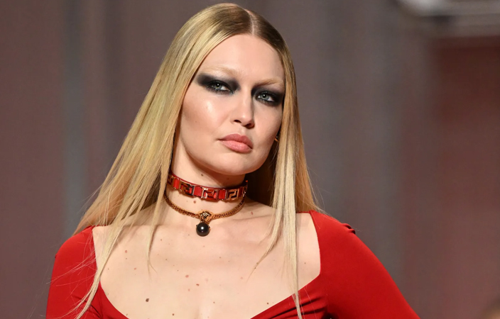 خبير حواجب ينصح بعدم تجربة حاجبَي كيندال جينر المبيضة في حفل Met Gala