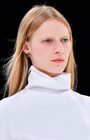 اتبعي نصائح Dior واحصلي على مكياج العارضات الناعم الفرنسي